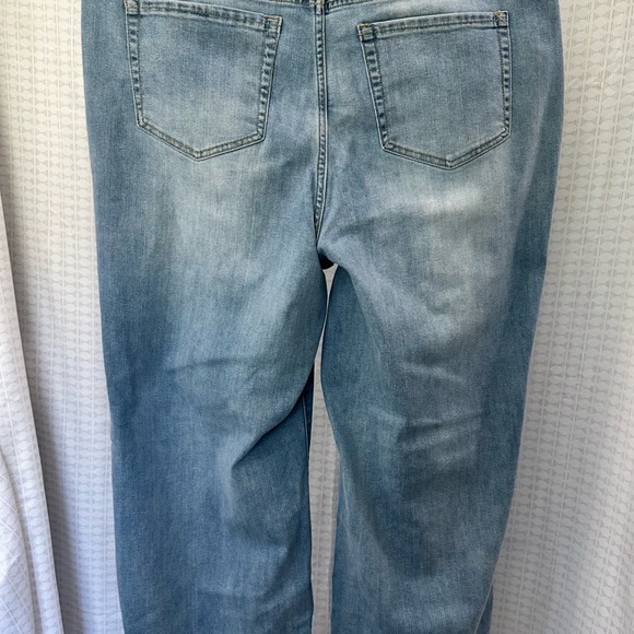 Lane Bryant wide leg jeans - Picture 2 of 2